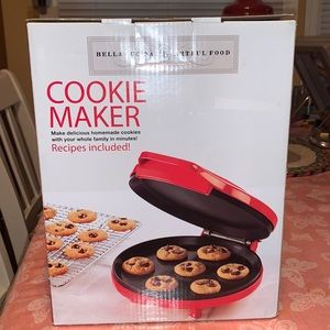 NWT Bella Cucina Cookie Maker